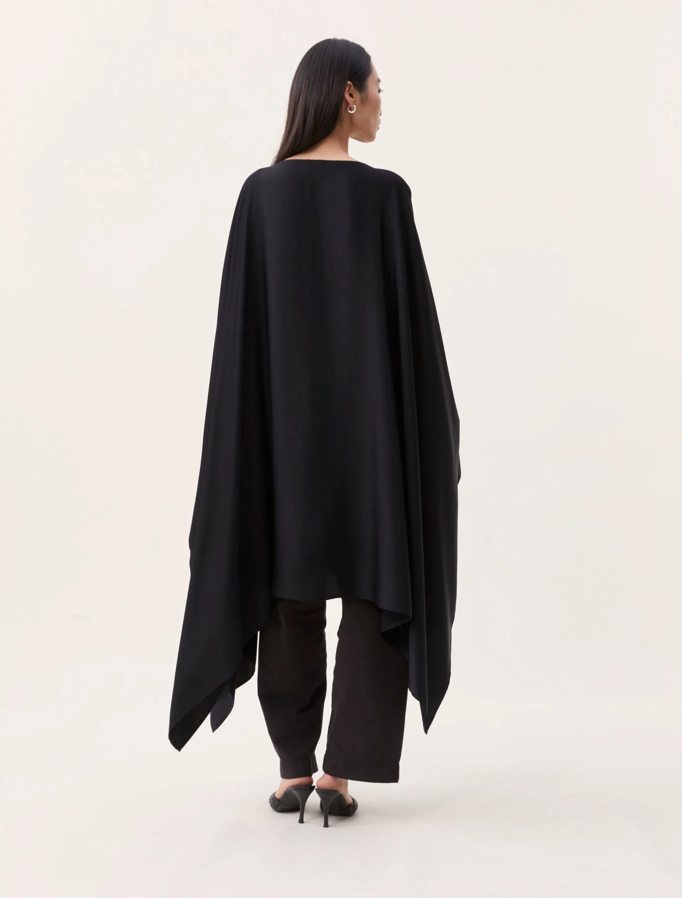 Phylo Poncho in Obsidian
