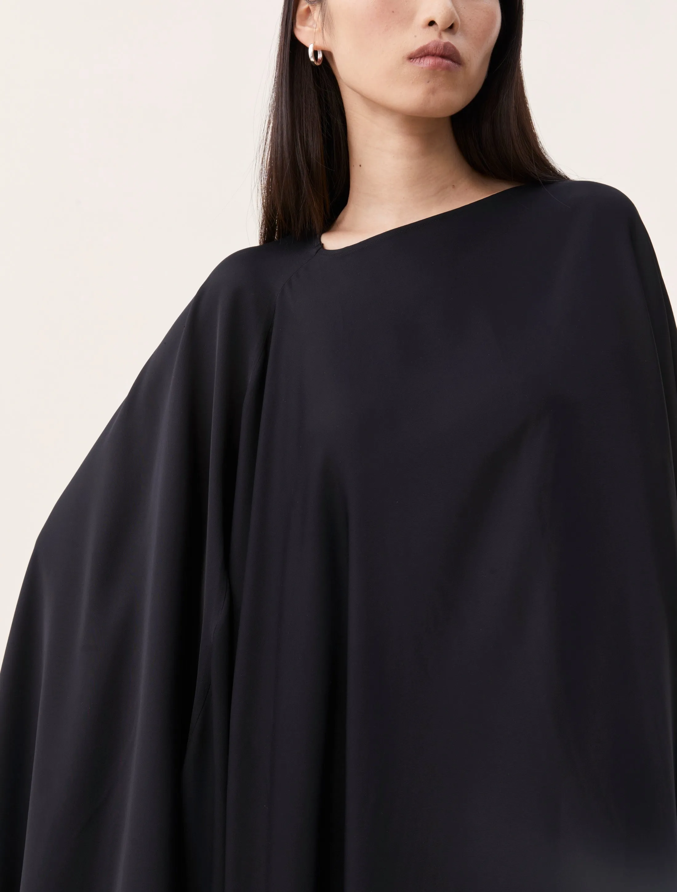Phylo Poncho in Obsidian