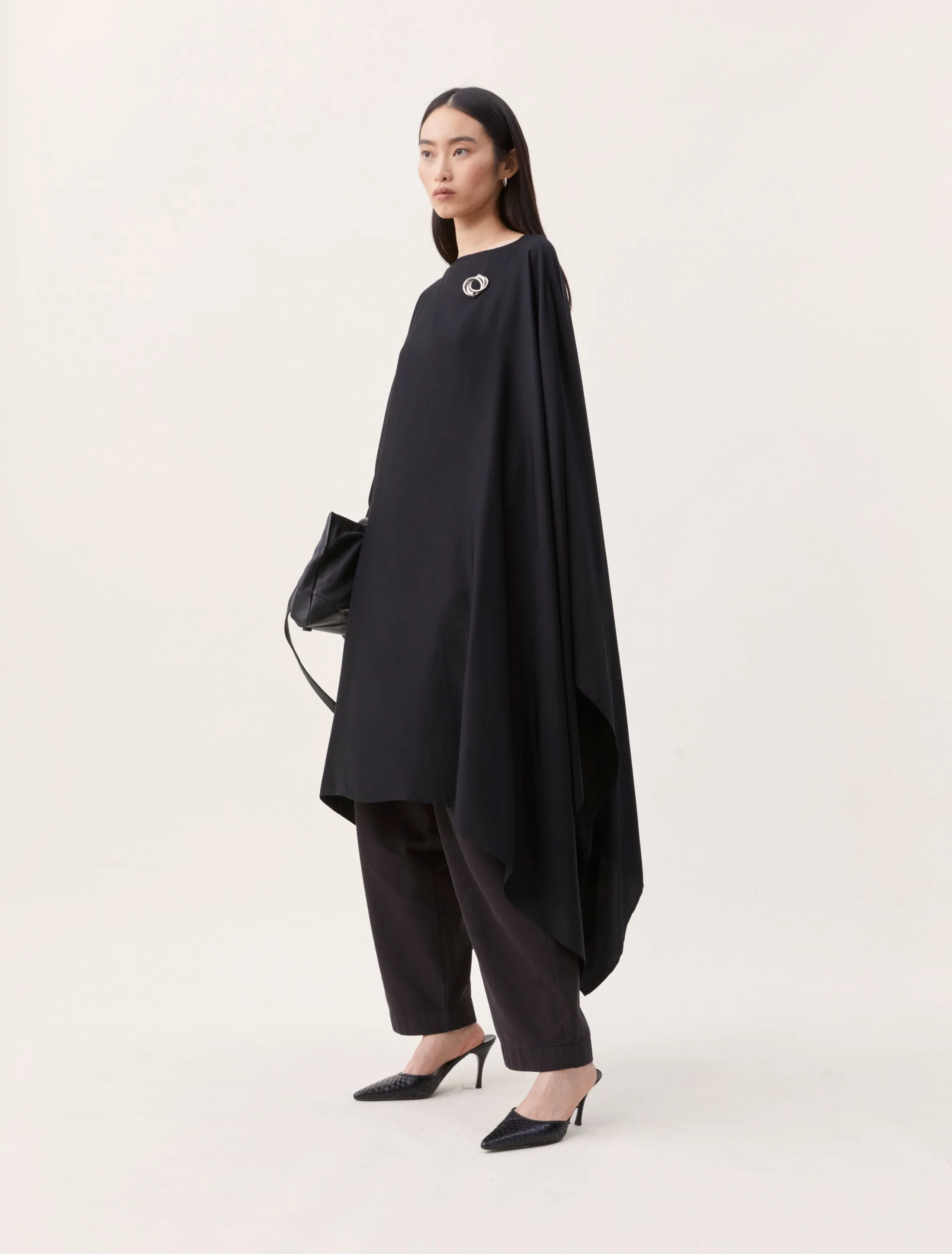 Phylo Poncho in Obsidian